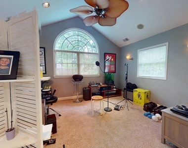 5803 Hall Street - Photo Thumbnail 15