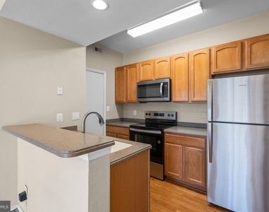 12151 Penderview Lane - Photo Thumbnail 8