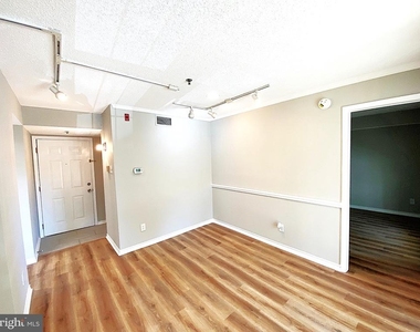 1524 Lincoln Way - Photo Thumbnail 5