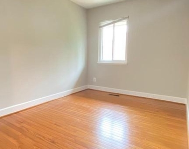 1664 Westwind Way - Photo Thumbnail 2