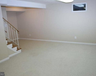 9209 Graceland Place - Photo Thumbnail 7