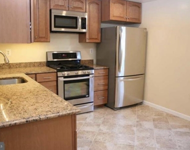 9209 Graceland Place - Photo Thumbnail 10