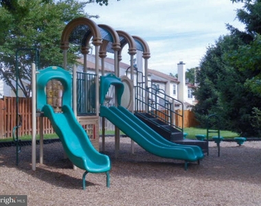14380 Gringsby Court - Photo Thumbnail 9