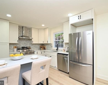 4702 Forestdale Drive - Photo Thumbnail 7