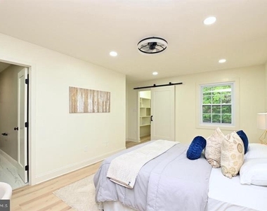 4702 Forestdale Drive - Photo Thumbnail 20