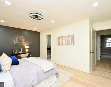 4702 Forestdale Drive - Photo Thumbnail 23