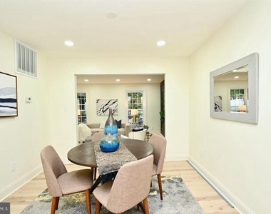 4702 Forestdale Drive - Photo Thumbnail 12