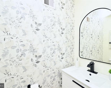 4702 Forestdale Drive - Photo Thumbnail 13