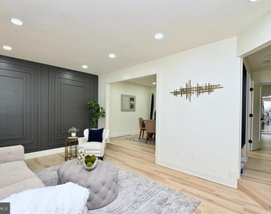 4702 Forestdale Drive - Photo Thumbnail 3