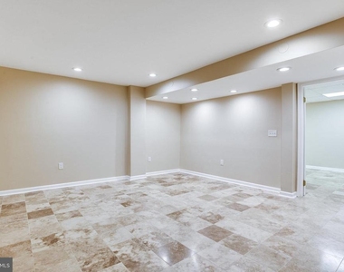 9212 Arabian Avenue - Photo Thumbnail 31