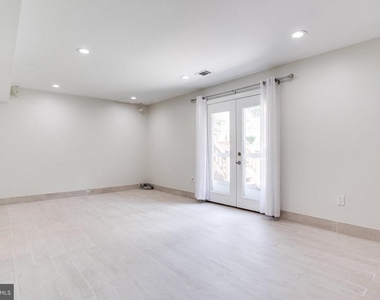 9212 Arabian Avenue - Photo Thumbnail 7
