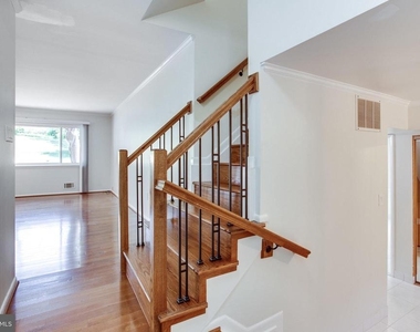9212 Arabian Avenue - Photo Thumbnail 9
