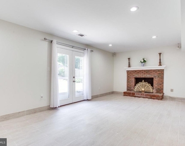 9212 Arabian Avenue - Photo Thumbnail 8