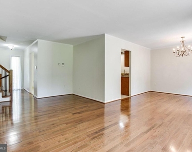 9212 Arabian Avenue - Photo Thumbnail 12