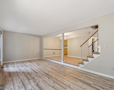 2917 Village Spring Lane - Photo Thumbnail 10