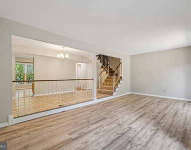 2917 Village Spring Lane - Photo Thumbnail 12
