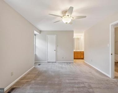 2917 Village Spring Lane - Photo Thumbnail 24