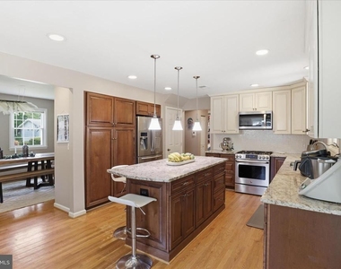 2432 Rockbridge Street - Photo Thumbnail 11