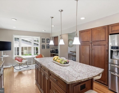 2432 Rockbridge Street - Photo Thumbnail 12