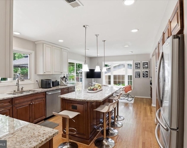 2432 Rockbridge Street - Photo Thumbnail 10