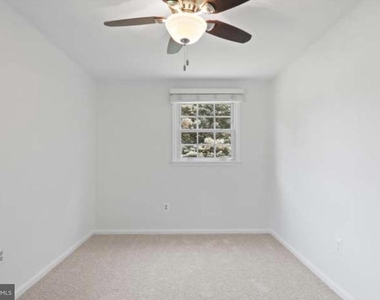 6224 Thornwood Drive - Photo Thumbnail 14