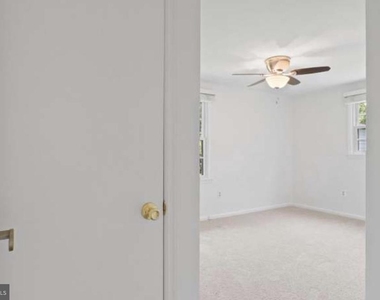 6224 Thornwood Drive - Photo Thumbnail 13