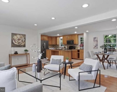 6224 Thornwood Drive - Photo Thumbnail 5