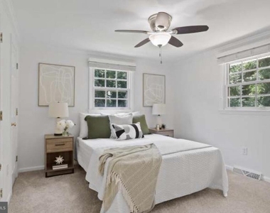 6224 Thornwood Drive - Photo Thumbnail 15