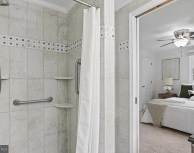 6224 Thornwood Drive - Photo Thumbnail 18