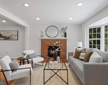 6224 Thornwood Drive - Photo Thumbnail 3