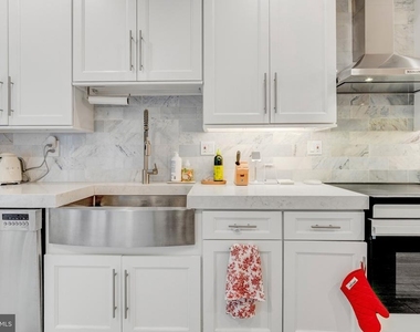 10219 Aspen Willow Drive - Photo Thumbnail 5