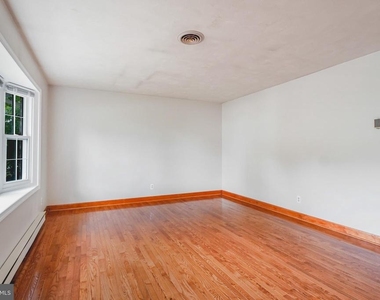 408 Deerwood Drive - Photo Thumbnail 3