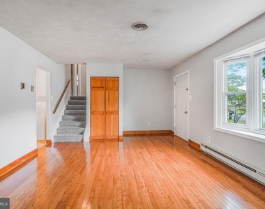 408 Deerwood Drive - Photo Thumbnail 5