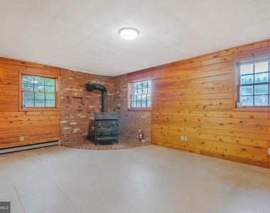 408 Deerwood Drive - Photo Thumbnail 18