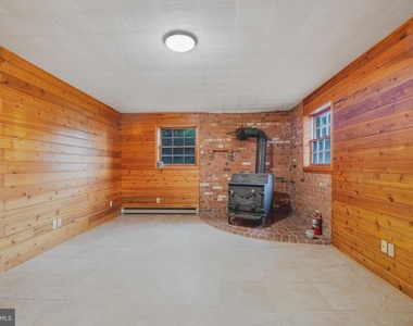 408 Deerwood Drive - Photo Thumbnail 19