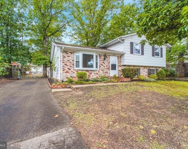 408 Deerwood Drive - Photo Thumbnail 2
