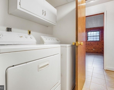 408 Deerwood Drive - Photo Thumbnail 22