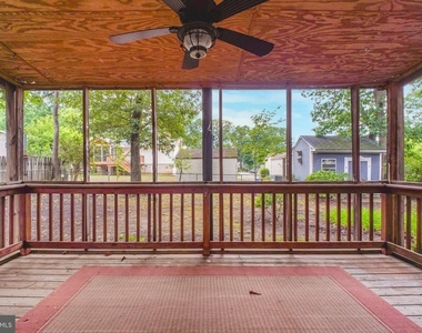 408 Deerwood Drive - Photo Thumbnail 12