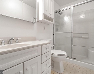 408 Deerwood Drive - Photo Thumbnail 14