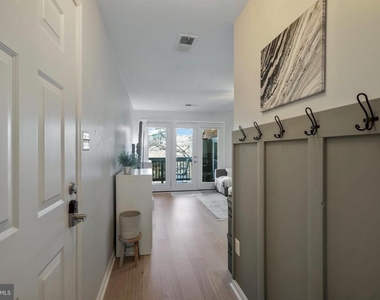1417 Oronoco Street - Photo Thumbnail 2