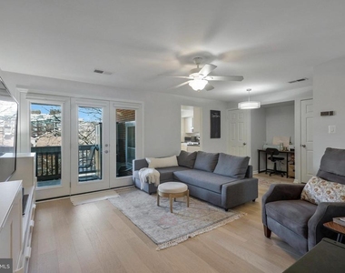1417 Oronoco Street - Photo Thumbnail 3