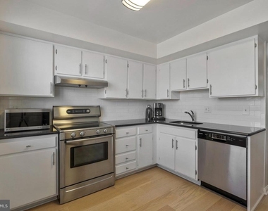 1417 Oronoco Street - Photo Thumbnail 9