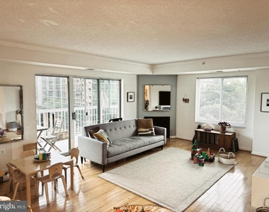 3101 N Hampton Drive - Photo Thumbnail 5
