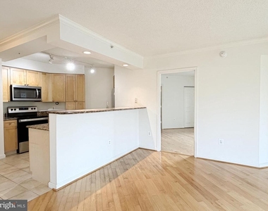 3101 N Hampton Drive - Photo Thumbnail 8