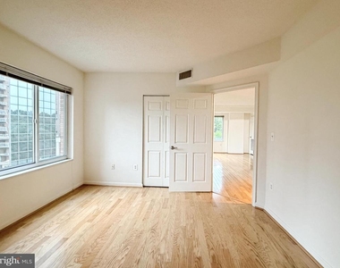 3101 N Hampton Drive - Photo Thumbnail 15