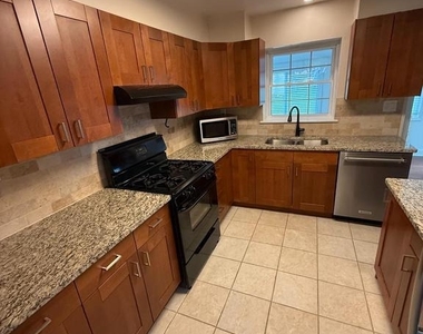2632 N Sycamore Street - Photo Thumbnail 6