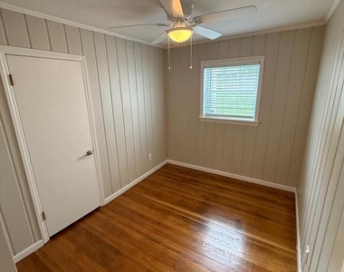 2632 N Sycamore Street - Photo Thumbnail 17