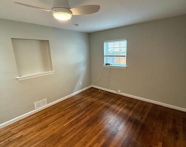 2632 N Sycamore Street - Photo Thumbnail 15