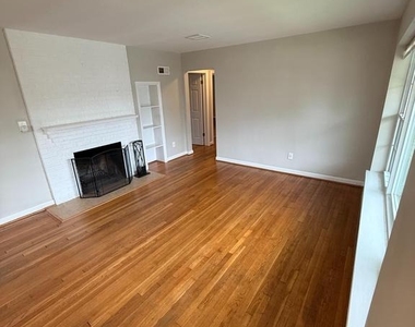 2632 N Sycamore Street - Photo Thumbnail 1