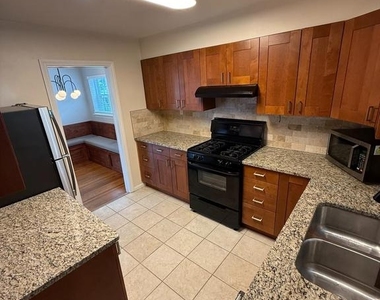 2632 N Sycamore Street - Photo Thumbnail 7